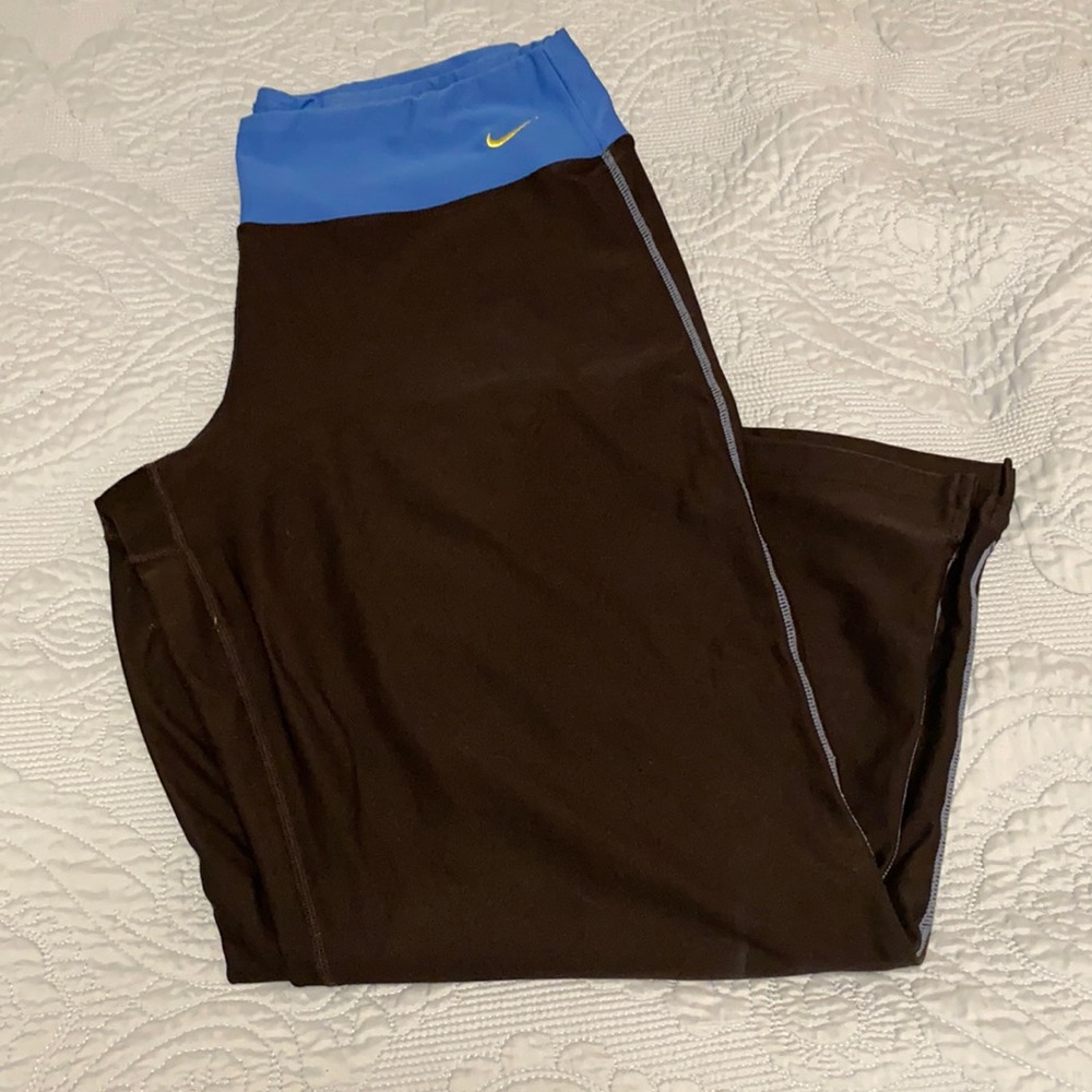 Women’s Nike Fit Dry Cropped Leggings